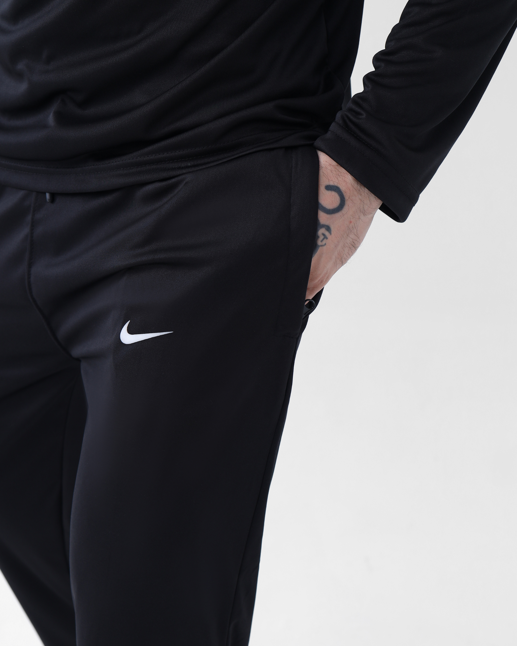 Nik Premium Tracksuit - Black
